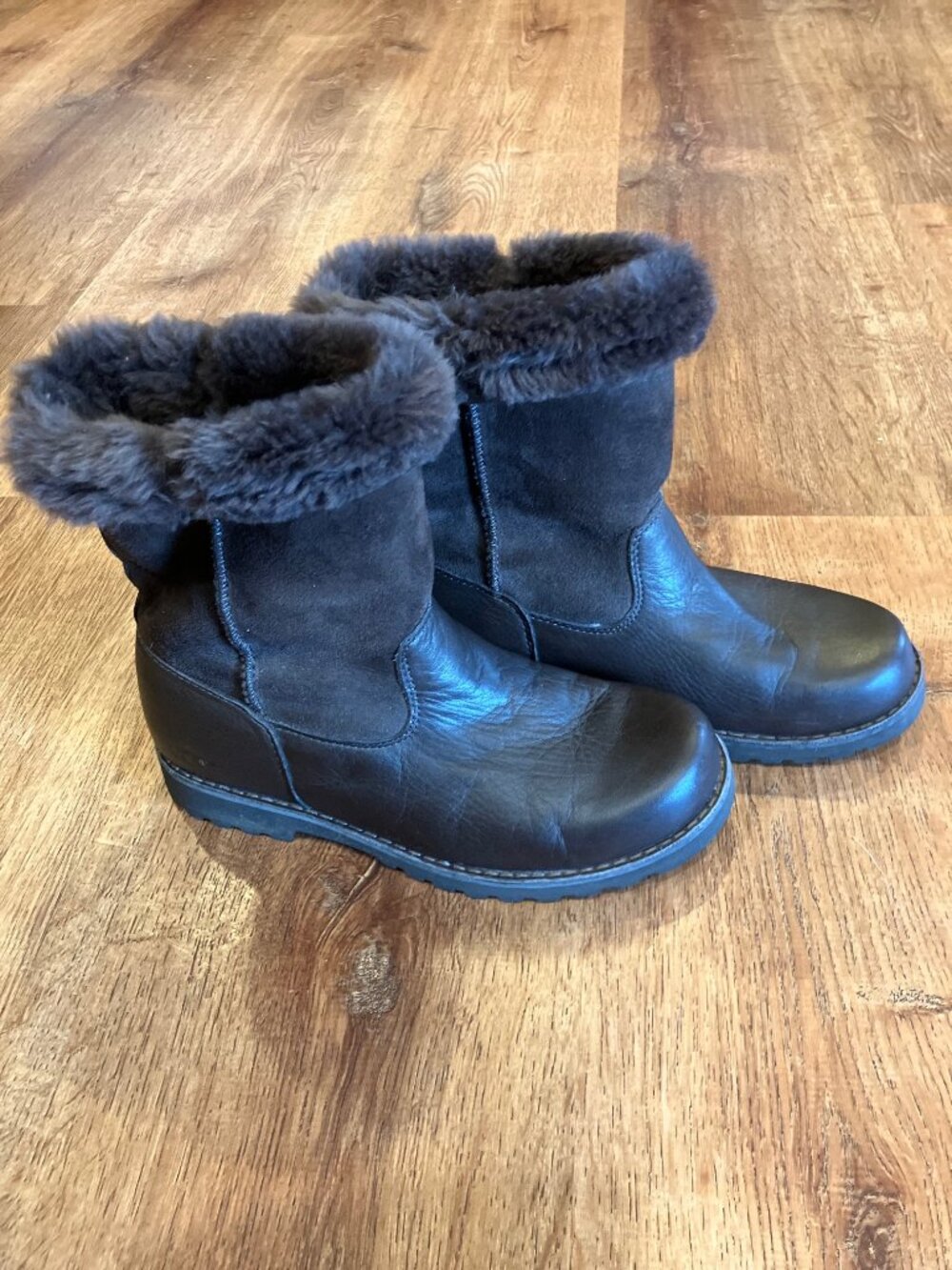 UGG Riverton Boots Women 5 Leather & Suede‎ Brown Excellent Condition